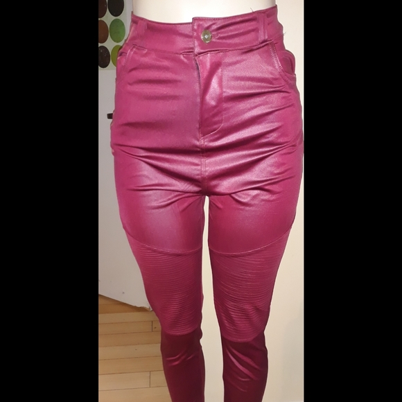 Jeans - Picture 1 of 6